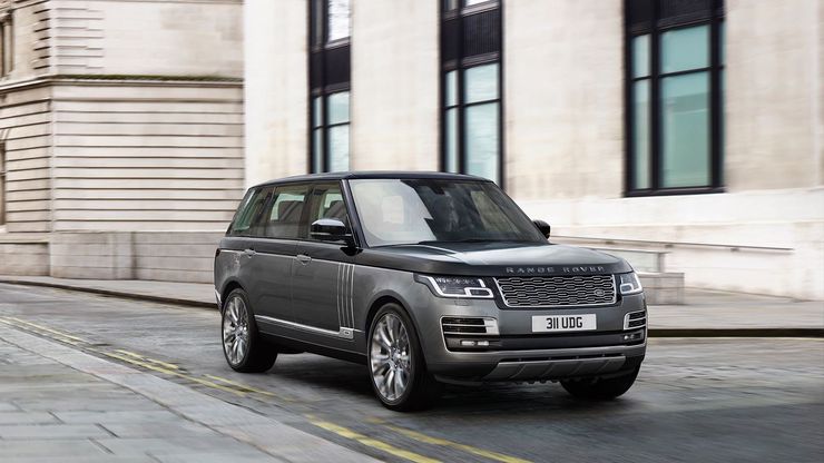 Для автомобиля Range Rover SVAutobiography в качестве опции доступно двухцветное лакокрасочное покрытие Duo Tone.